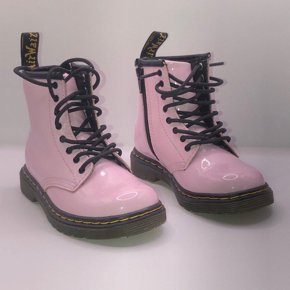 Toddler girl  Dr. Marten light pink patent leather lace up boots size 8 US